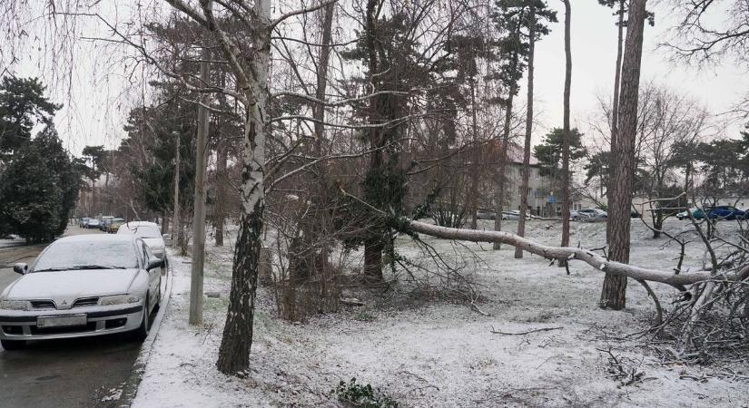 Borús reggel, eső, havas eső és erős szél jön kedden