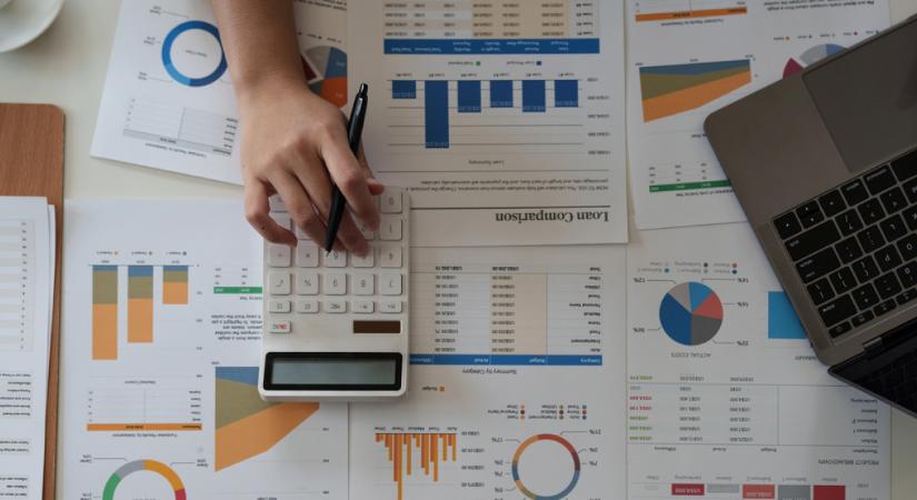 Kilenc bankból öt már emelt a vállalkozói számlavezetési díjakon