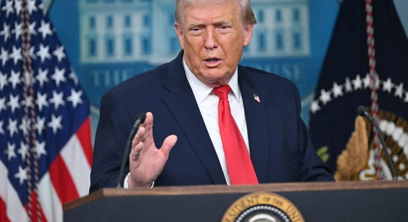 Trump szennyvízkatasztrófa miatt rendelt el beavatkozást, majd nekiugrott a demokratáknak