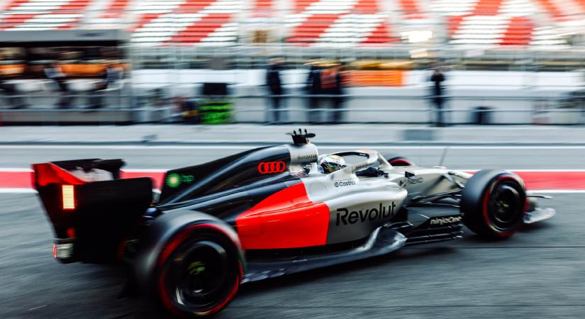 Visszavonult pilótát igazolt az F1-csapat