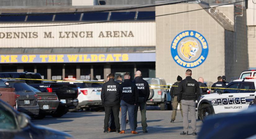 Élő adásban közvetítették, ahogy lövöldözés tör ki egy hokitornán, hárman meghaltak