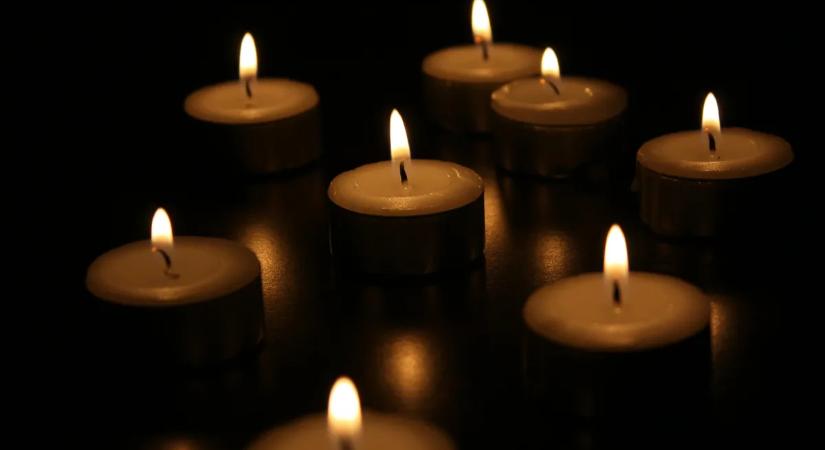 Horror: tüzet nyitott a jégkorongcsarnokban az apa, ketten meghaltak