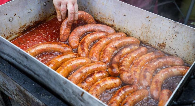 Medvehúsból készült szalámi tarolt a Kőröshegyi Böllérfesztiválon