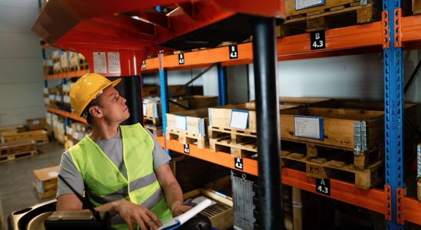 Gyárak, üzemek, logisztikai központok  Fejér vármegyében is érezhető a munkaerőhiány