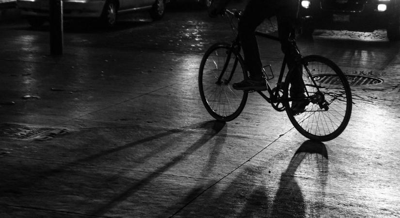 Csattogó szárny és áramszedő