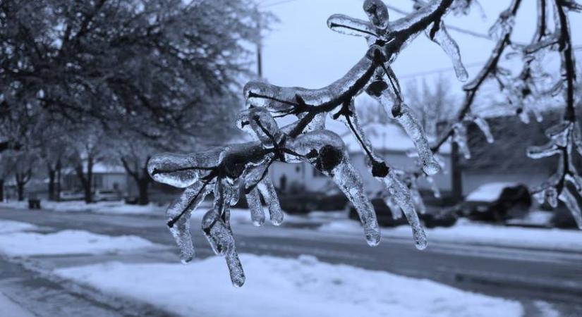Ónos eső csap le ezekre a vármegyékre kedden: erős szél is várható