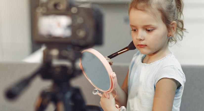 Móka vagy gyerekmunka a kidfluenszerkedés? (VIDEÓ)