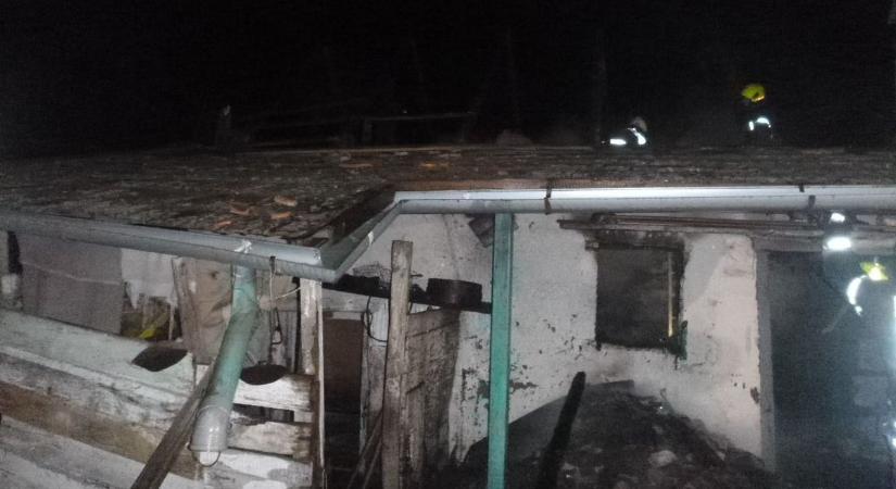 Lakhatatlanná vált az ingatlan: kiderült, mi történt a leégett jászdózsai ház idős lakójával – galériával