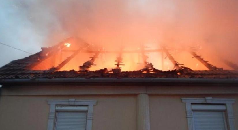 Anyjára és saját testvérére gyújtotta a házat a törökbálinti férfi
