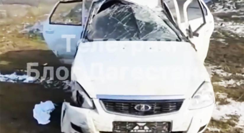 Rángatta a Lada kormányát a fiatal sofőr, csúnya vége lett