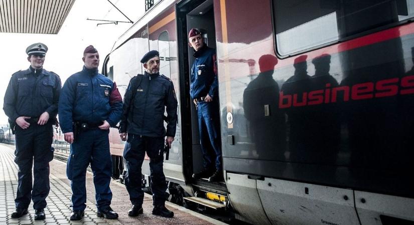 Pedig jó ötletnek tűnt - nem fürdeni indult a csempész a tusfürdős dobozzal