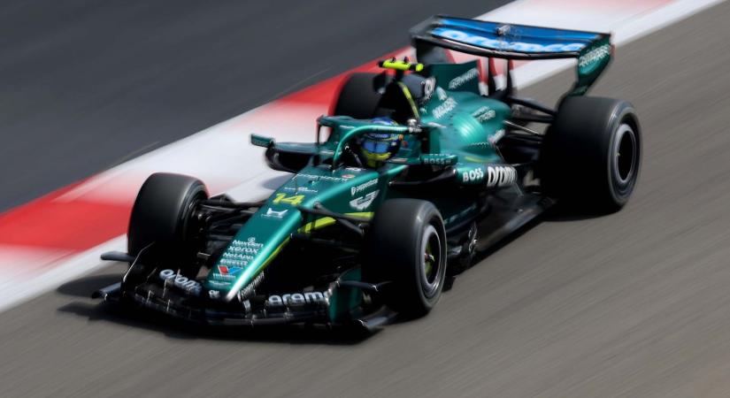 Alonso az Aston Martin nehézségeiről: „Előbb járnunk kell, mielőtt futni kezdünk.”