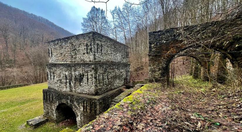 Újmassai őskohó: kőbe épített ipartörténet a Garadna-völgyben