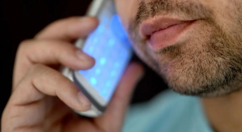 Tényleg rákot okoz a mobilozás? Megvan a kísérlet eredménye
