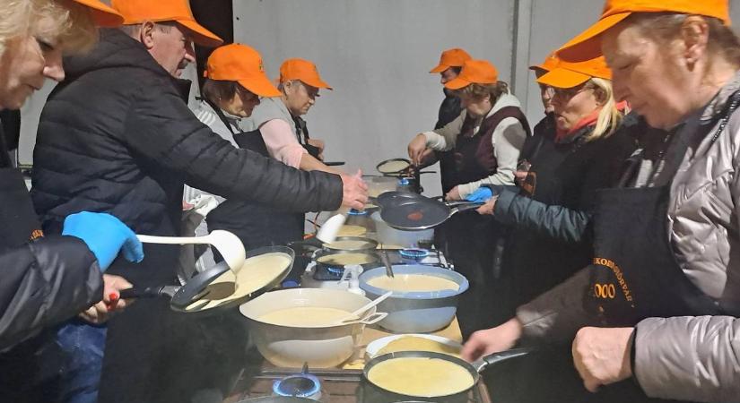 Megdöntötték a palacsintasütés Guinness-rekordját – zalaiak is részesei voltak (galéria, videó)