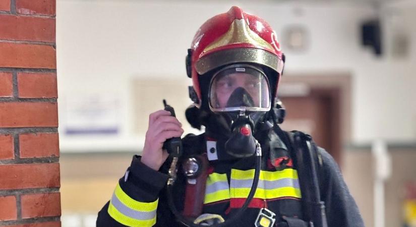 Tűzoltók munkája a színfalak mögött – a vezető, aki a káosz közepén is rendet teremt