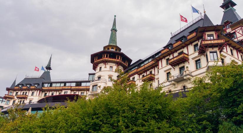 Hadházy Ákos: A kormány nem tudja, mennyiért szállt meg Orbán Viktor Svájc egyik legdrágább luxusszállodájában Donald Trumphoz menet