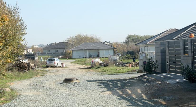 Azbeszttel szennyezett lehet az Oladi plató!