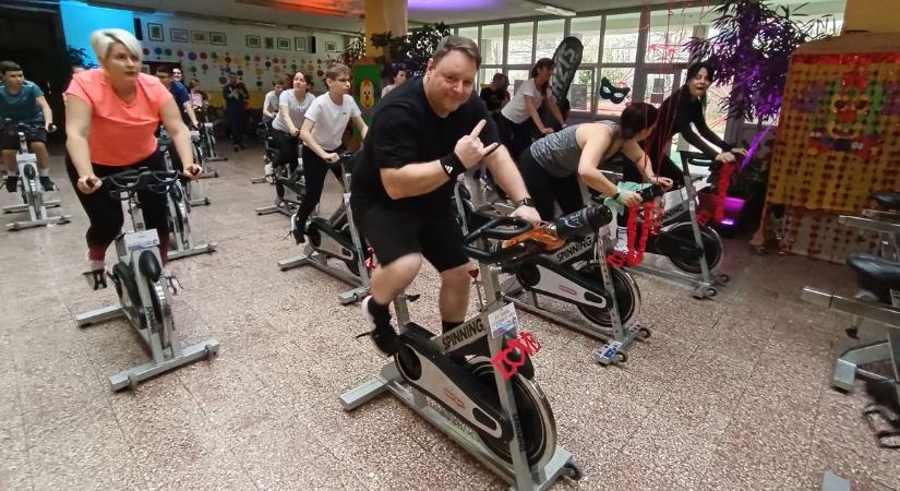 Óriás tekerés: spinning 12 órán át, zalai sikerrel