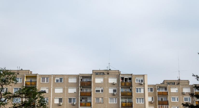 A végrehajtók rég nem tettek ennyi önkényes lakásfoglalót az utcára