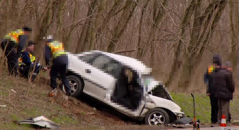 Mindkét kocsi megpördülve állt meg – több halálos áldozata van a máriapócsi balesetnek