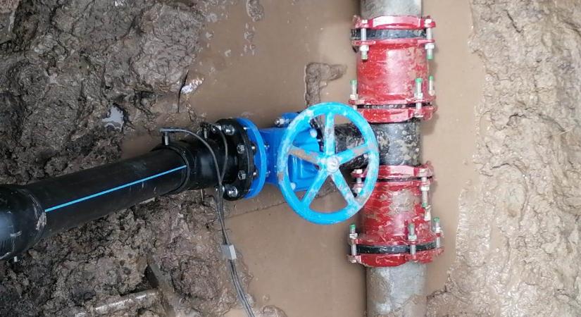 Kritikus zónák Kézdivásárhelyen: kicserélik az évek óta toldozott-foldozott vízvezetékeket