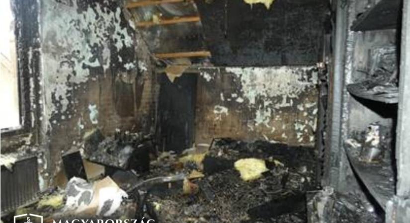 Húgára és annak barátjára gyújtotta a házat egy férfi Pest megyében, vegyszereket dobott a tűzre