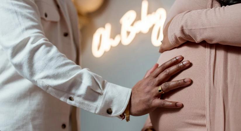 "Hétgyermekes anya vagyok, miután 50 évesen hármasikreket szültem"