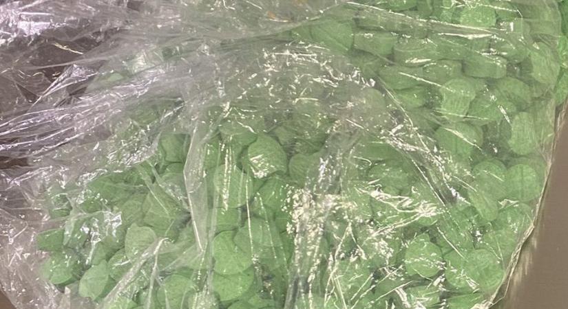 Lecsaptak a budakeszi droglaborra