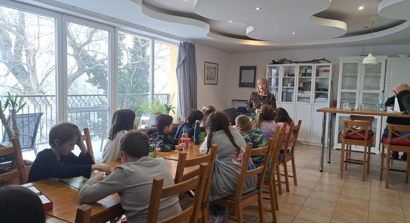 A szerkesztésről és a könyv keletkezéséről a tavaszi olvasótáborban