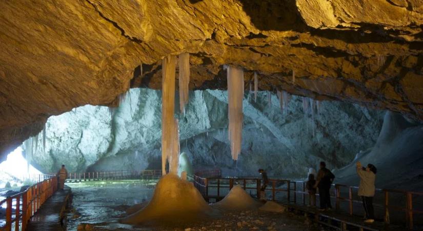 Ötezer éves, több antibiotikumnak ellenálló baktériumot találtak egy romániai jégbarlangban
