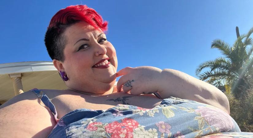 Havi 2,5 milliót keres a 380 kilós nő azzal, hogy kihasználja kövérségét