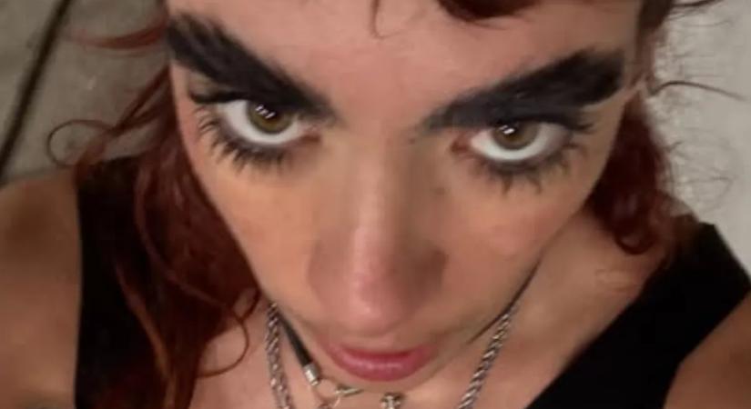 Négy éve nem borotválkozik Martina, már az arca is szőrös - Videók