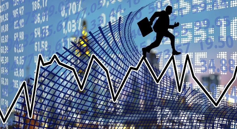 Bolojan tiszteletbeli tanácsadója a közkiadások visszafogását és a beruházások felgyorsítását javasolja