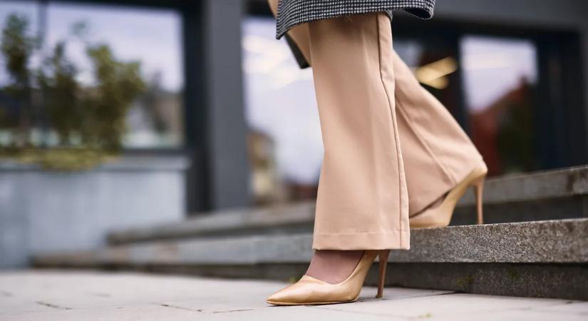 Vedd elő a szekrény aljából kedvenc szövetnadrágodat – Ezt a szettet még az unokád is leirigyli rólad