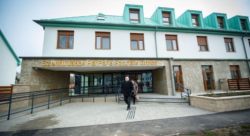 Akár szállodának is hihetnénk a most nyílt hajdú-bihari idősotthont – fotókkal