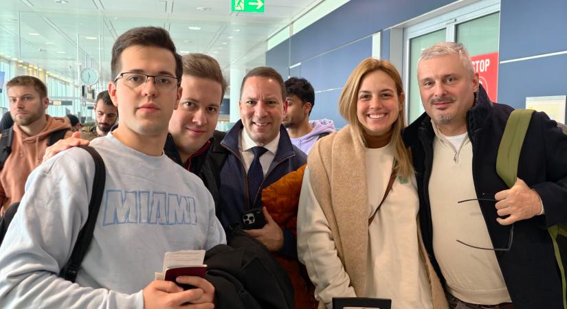 Orbán megint magával viszi Washingtonba a propagandistáit, de nem velük repül