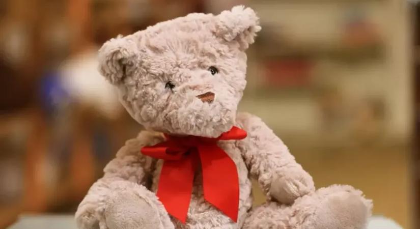 Bárcsak visszajönne az apám és ne lennének bombák – szívszorító kampánnyal hívják fel a figyelmet a háborúban szenvedő gyermekekre