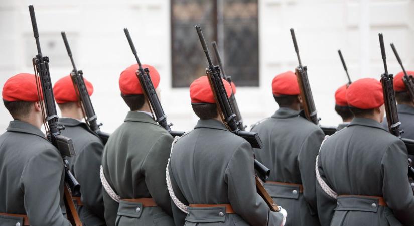 Brüsszel az osztrák fegyverkezéshez menekülési záradékot rendelt, innentől már mindegy, ha költekezel