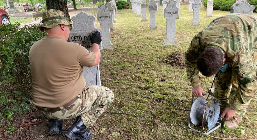 Külön parcellába csoportosítaná a vásárhelyi katonasírokat a Történelmi Vitézi Rend