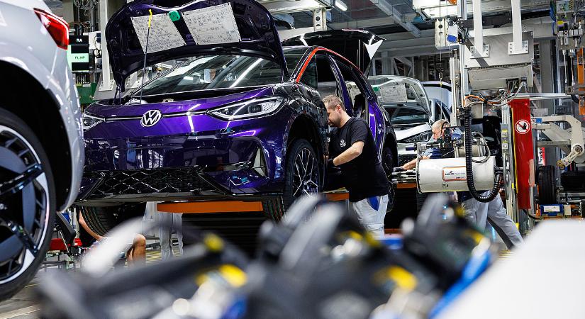 Mélyrepülésben a német ipar: ha így folytatja, még több munkahely szűnhet meg