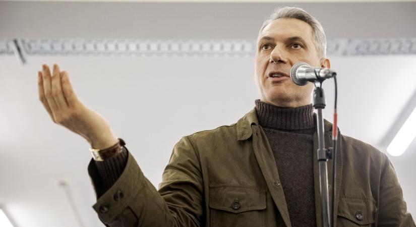 Lázár János elmondása szerint azért adott munkát Magyar Péternek, mert megvolt hozzá a képessége és a bizalom is