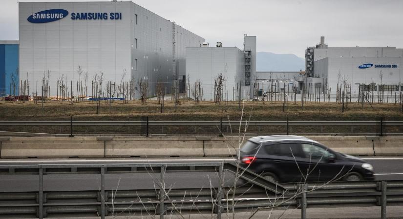 Magyar Péter a gödi akkugyárban történt robbanásról tett közzé videót