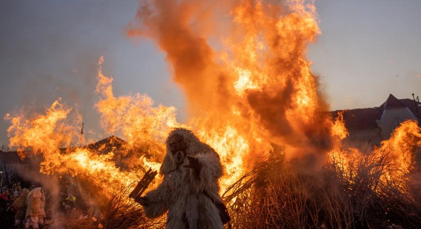 Rönköt húzattak a lányokkal, akik nem tudtak férjhez menni – így ért véget a farsang