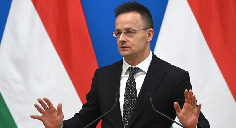 Pakson már a betont öntik – Szijjártó Péter elárulta: ez nem csak egy építési szakasz, különös jelentősége van