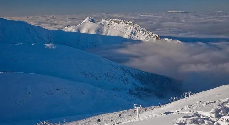 Lavina végzett egy turistával a Tátra hegységben Lengyelorzágban