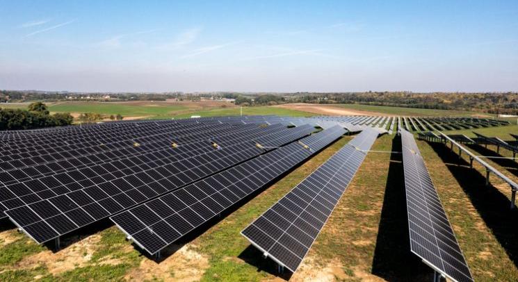 Új napelemparkot helyeztek üzembe Kiskunhalason