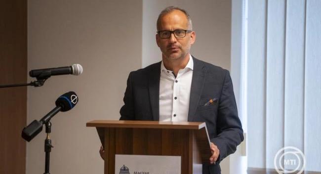 MKIK: elektronikus aláírás féláron az önkéntes kamarai tagoknak