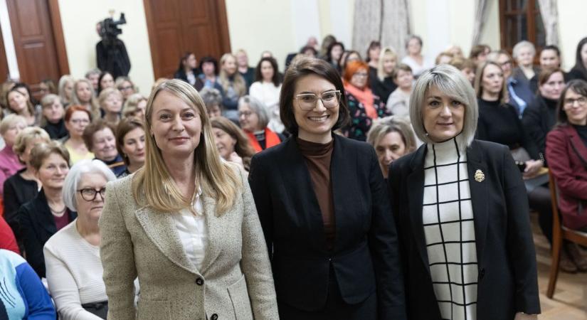 Nő az erő Zalában is – Fórum Zalaegerszegen a nőkért, a családokért és Magyarország biztonságáért (galéria)