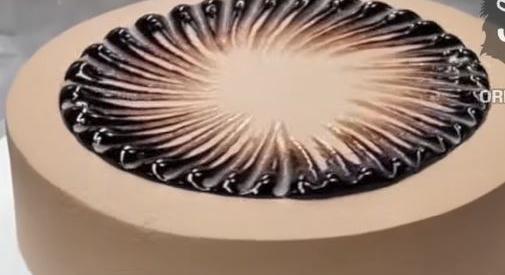 Tortadíszítés-egyetem – A nap videója